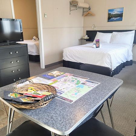 Lido Motel Radium Hot Springs Dış mekan fotoğraf