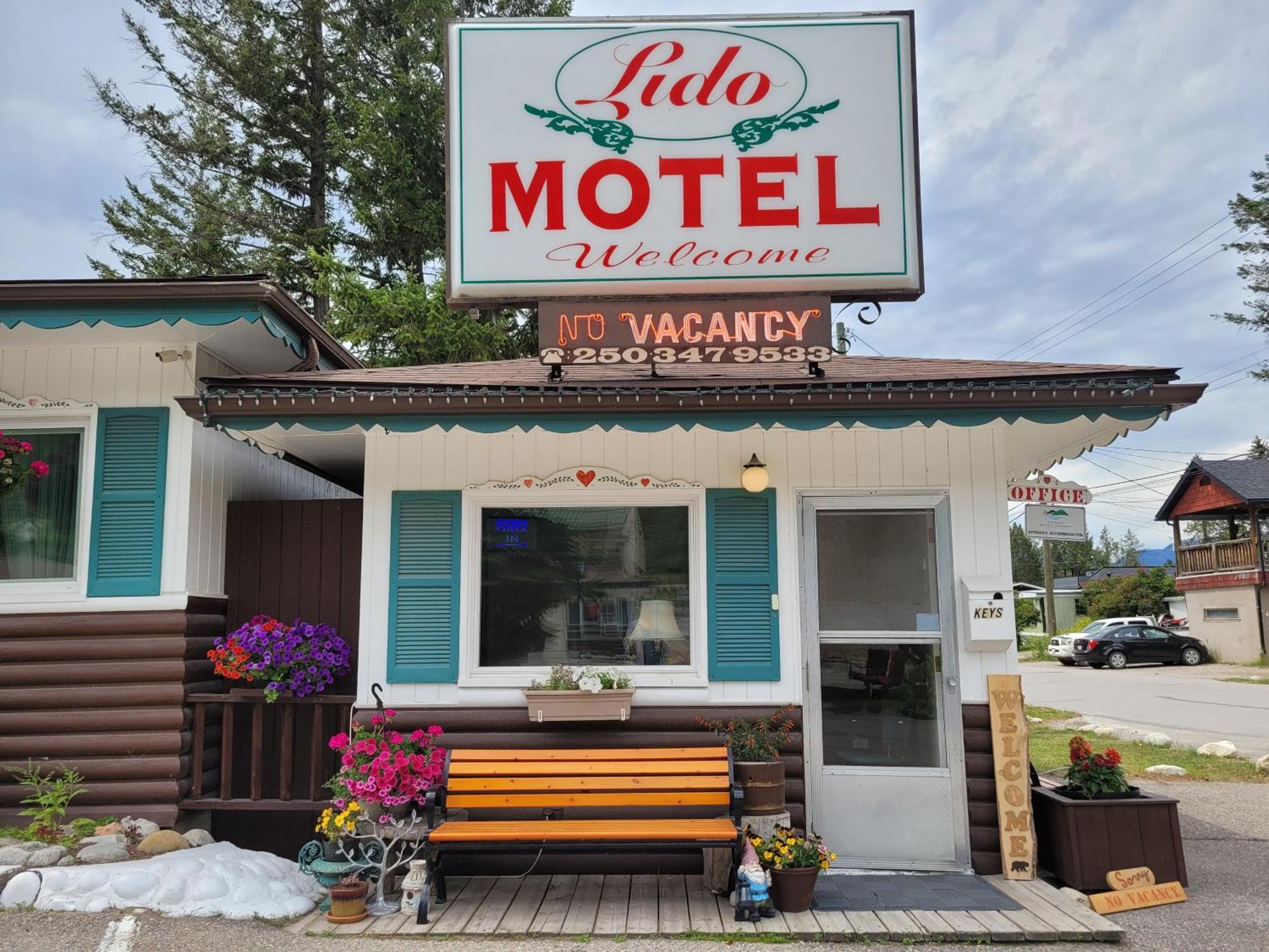 Lido Motel Radium Hot Springs Dış mekan fotoğraf